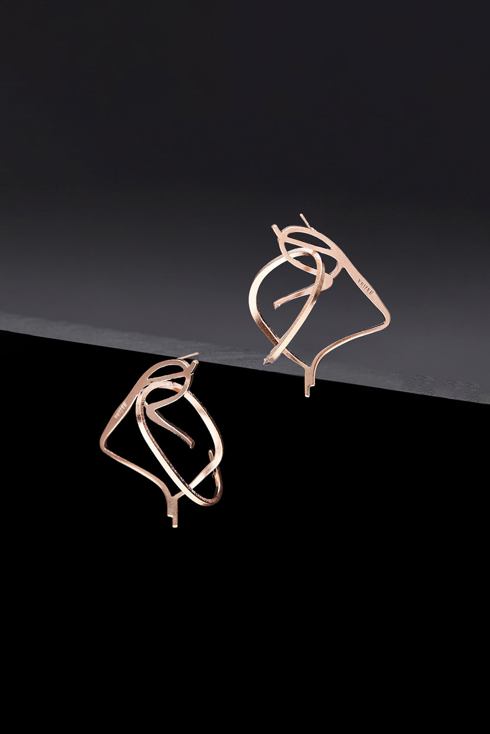 Dancing objet No.7 earrings - rosegold(clip-on earrings) - fasfas
