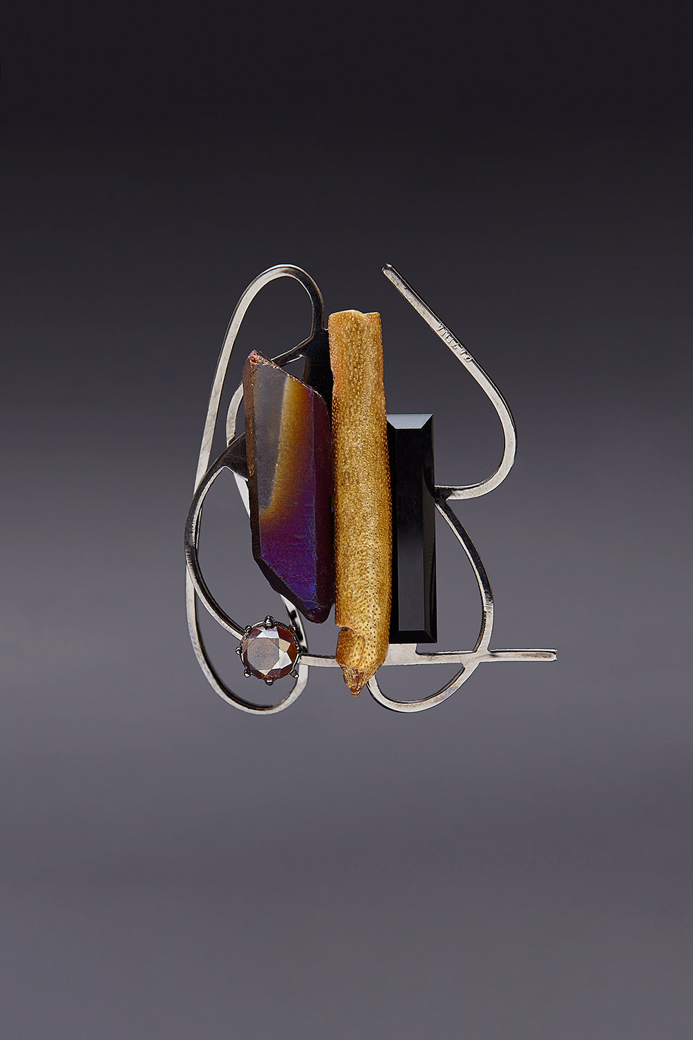 Dancing objet No.9 brooch noir - fasfas