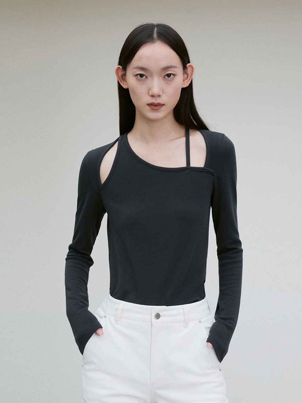 Asymmetric cut-out top - fasfas