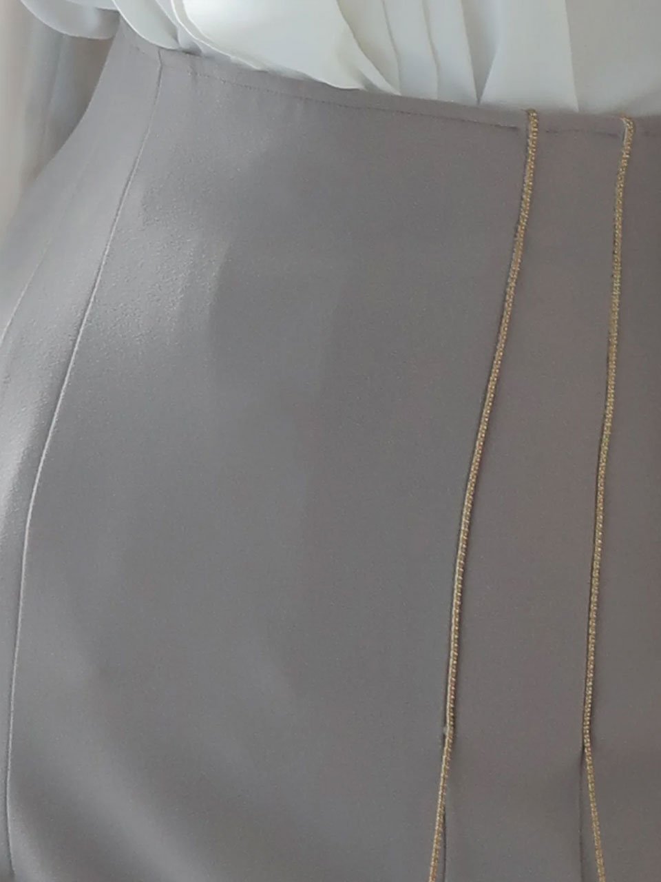 Chain trimming h-line skirt oatmeal - fasfas