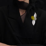 Chic leaf brooch green - fasfas