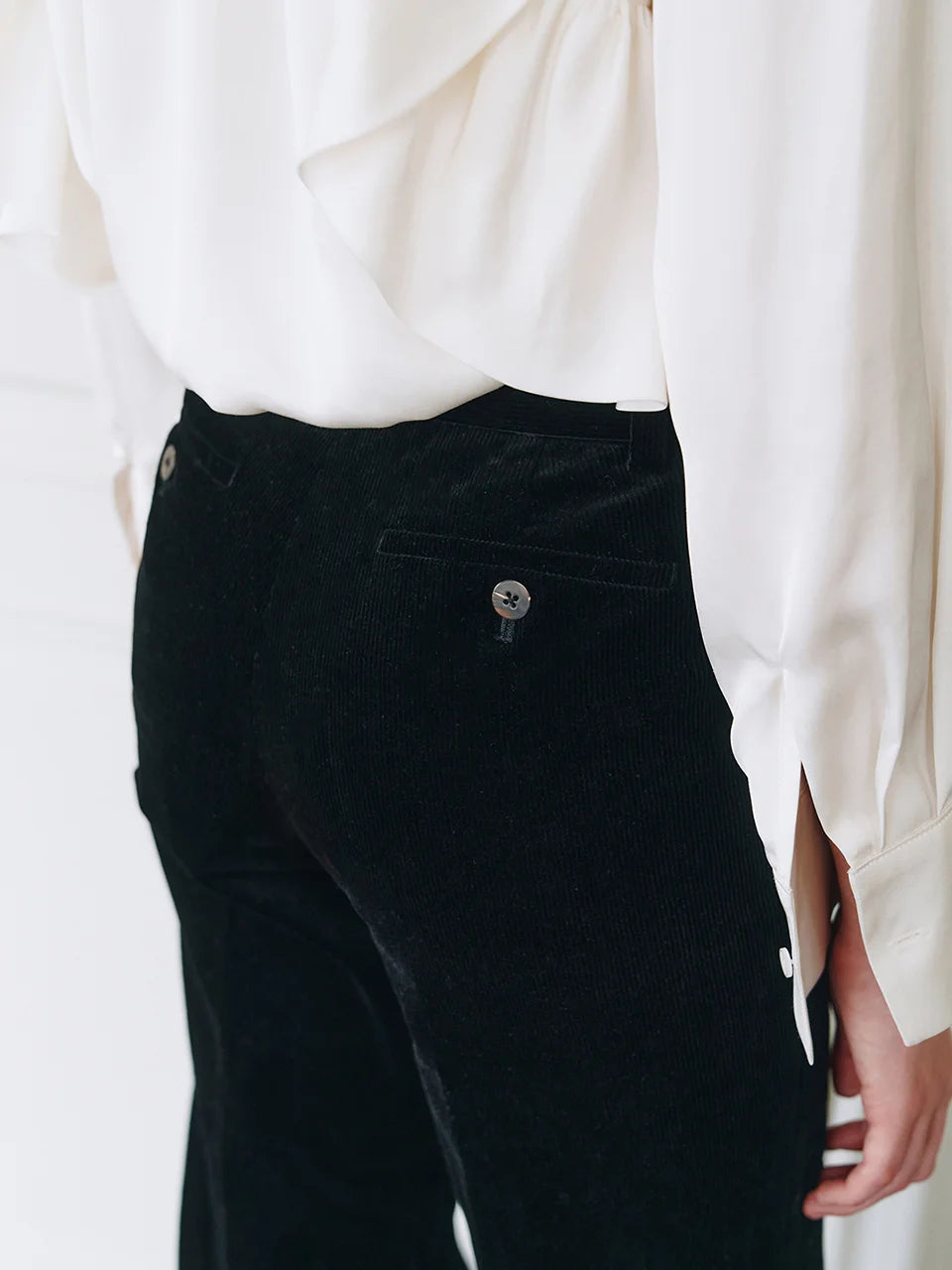 Corduroy flared tailored pants black - fasfas
