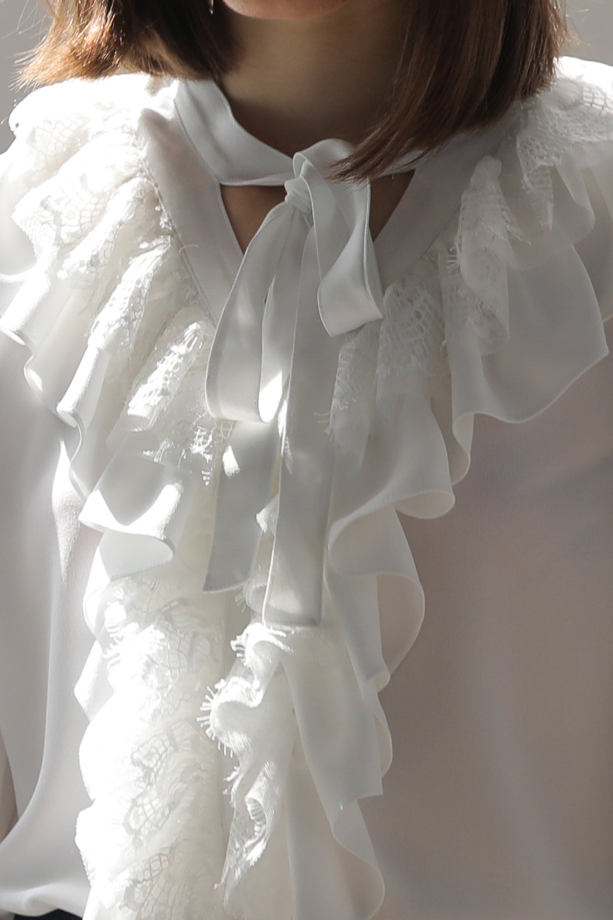 V-neck ribbon lace blouse - fasfas
