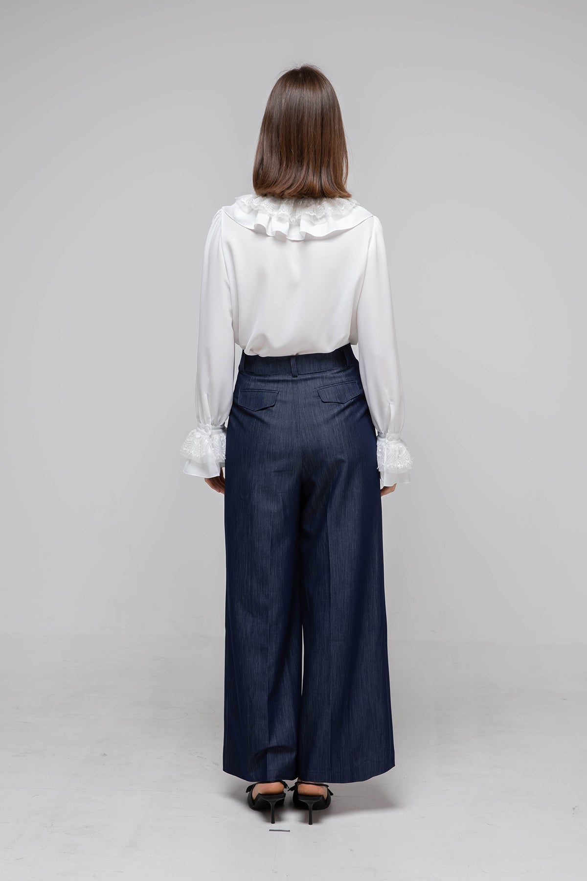 V-neck ribbon lace blouse - fasfas