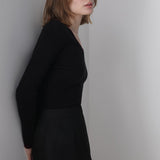 Color block half-necked knit black