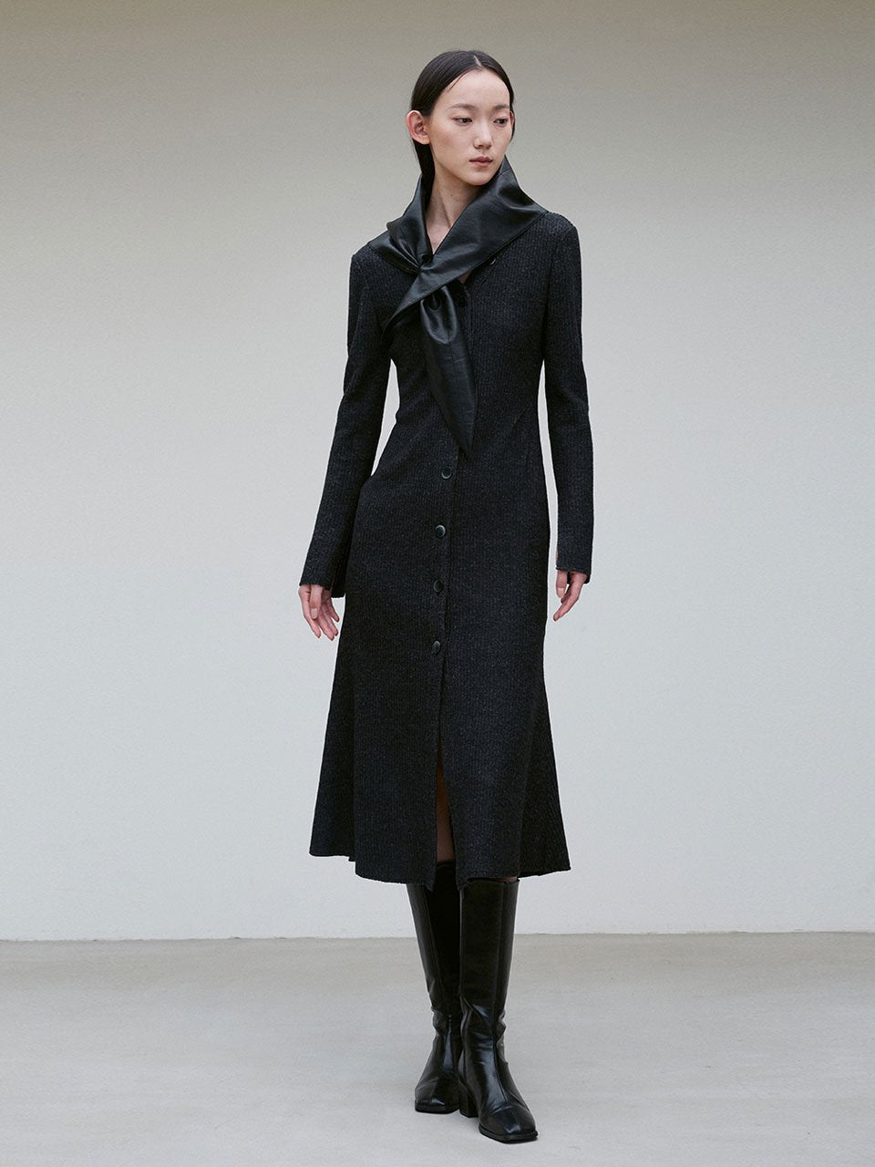 Neck buttoned scarf detail knit dress - fasfas