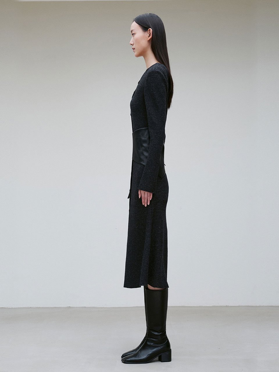 Neck buttoned scarf detail knit dress - fasfas