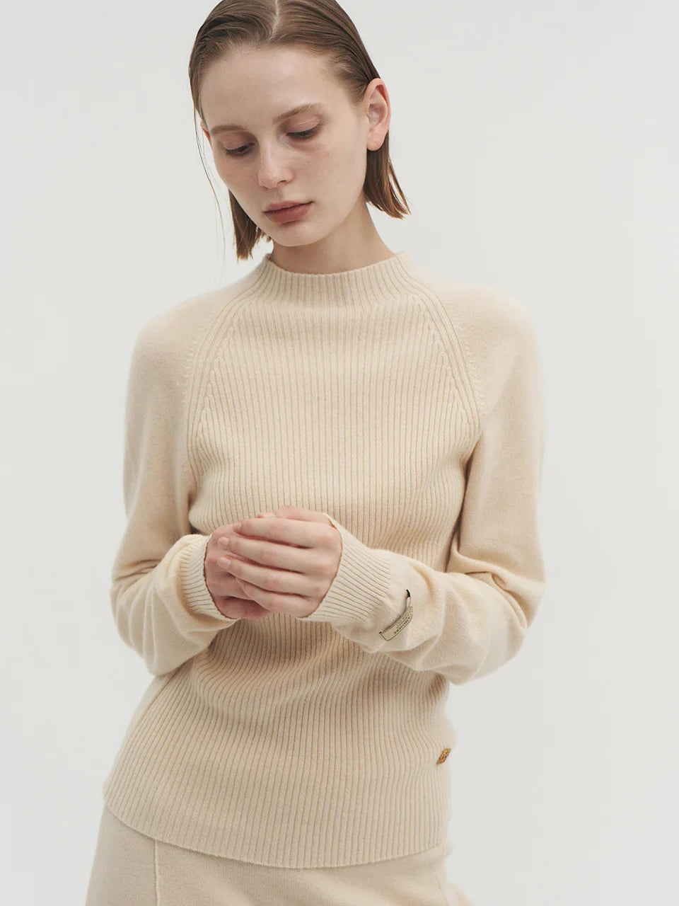 Nora ribbed sweater sand beige - fasfas