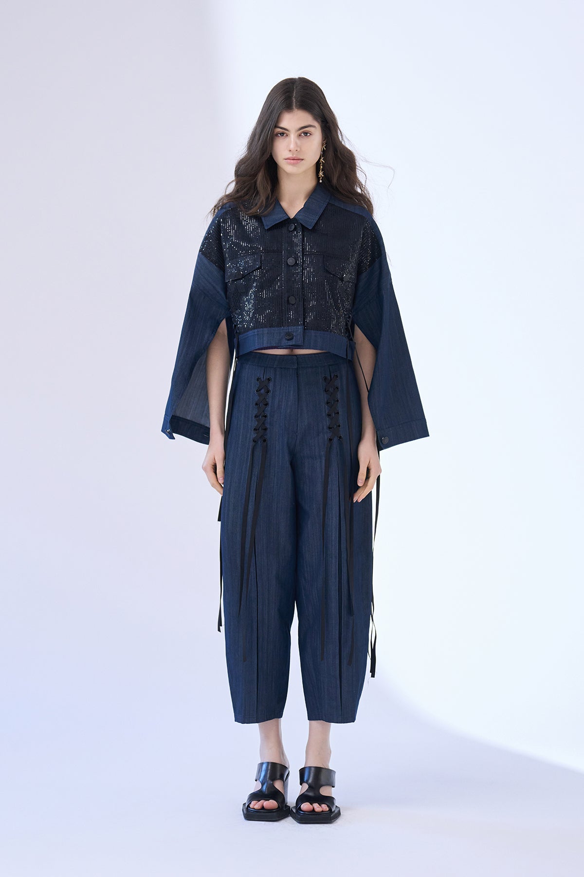 Open sleeve denim spangle crop jacket - fasfas