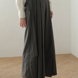 Seluar lebar berlipat khaki gelap