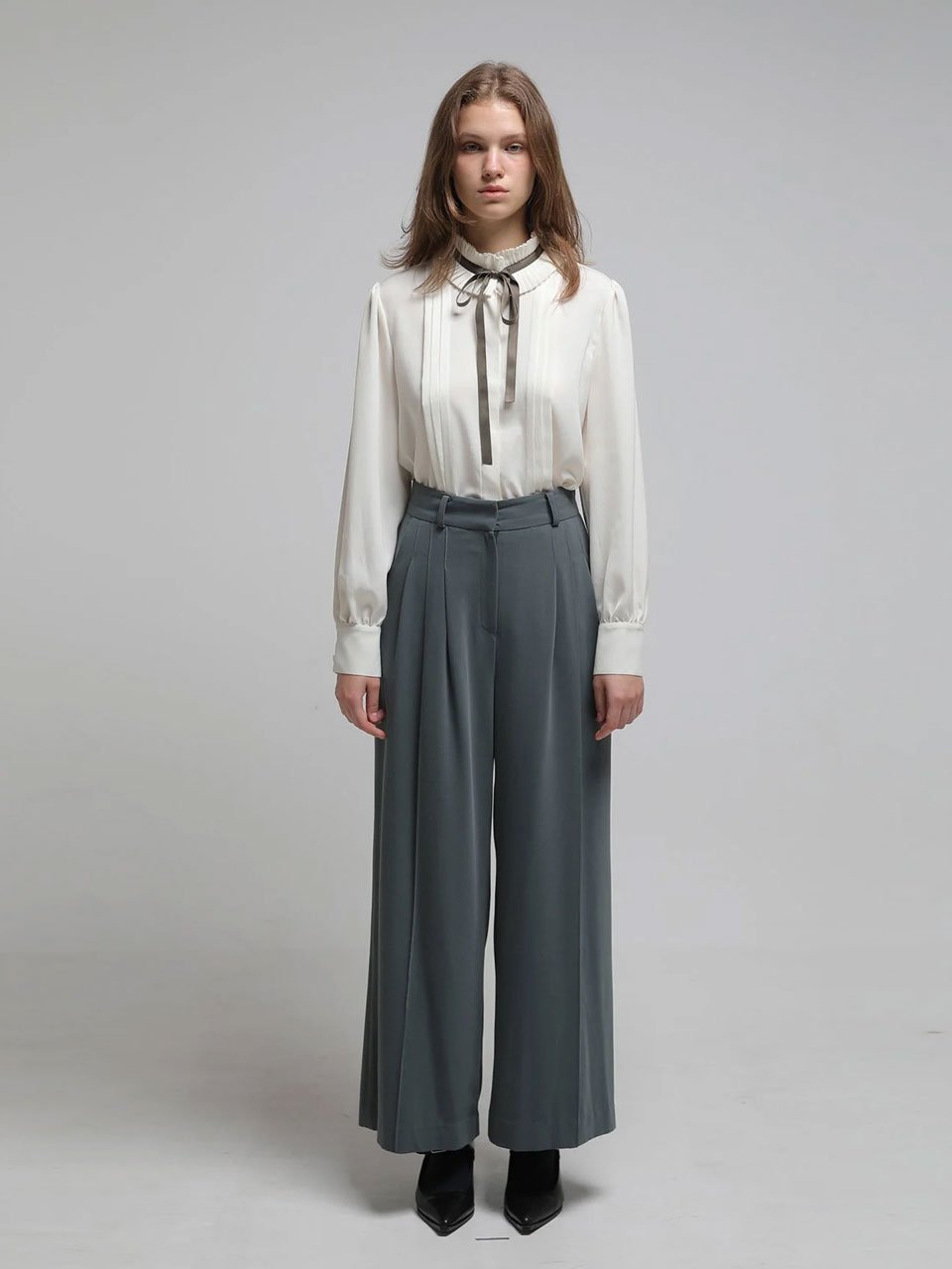 Pleated crepe wide-leg pants gungle green - fasfas