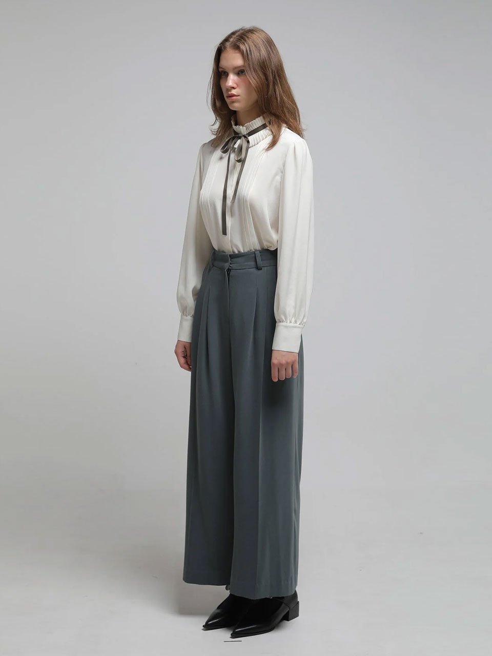 Pleated crepe wide-leg pants gungle green - fasfas