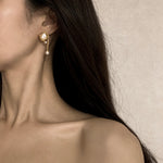 Queen b earring - fasfas