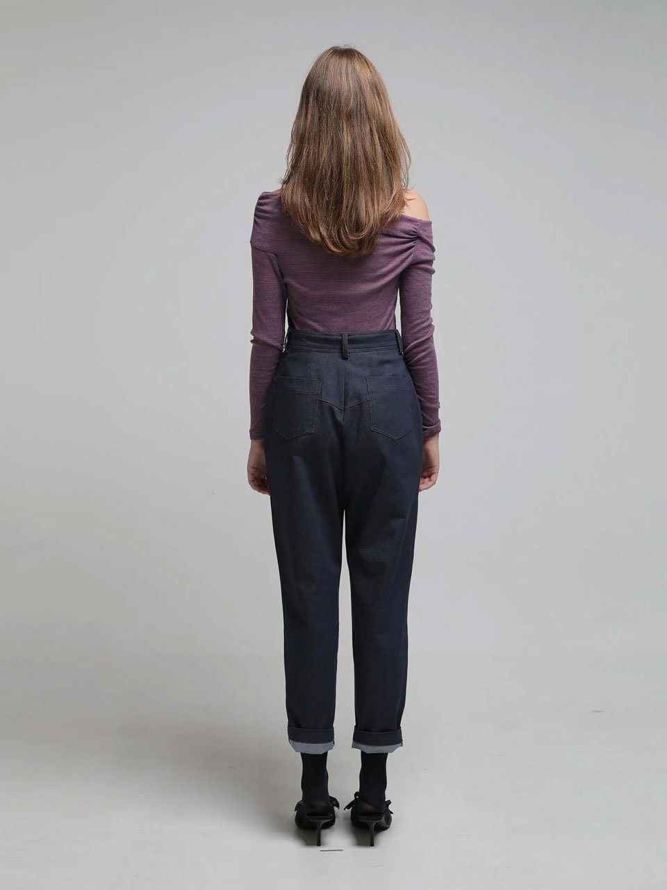 Red topstitched high-rise tapered jeans blue - fasfas