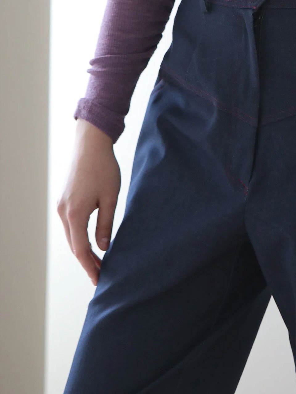 Red topstitched high-rise tapered jeans blue - fasfas