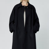 معطف روهي بياقة منتشرة باللون الأسود