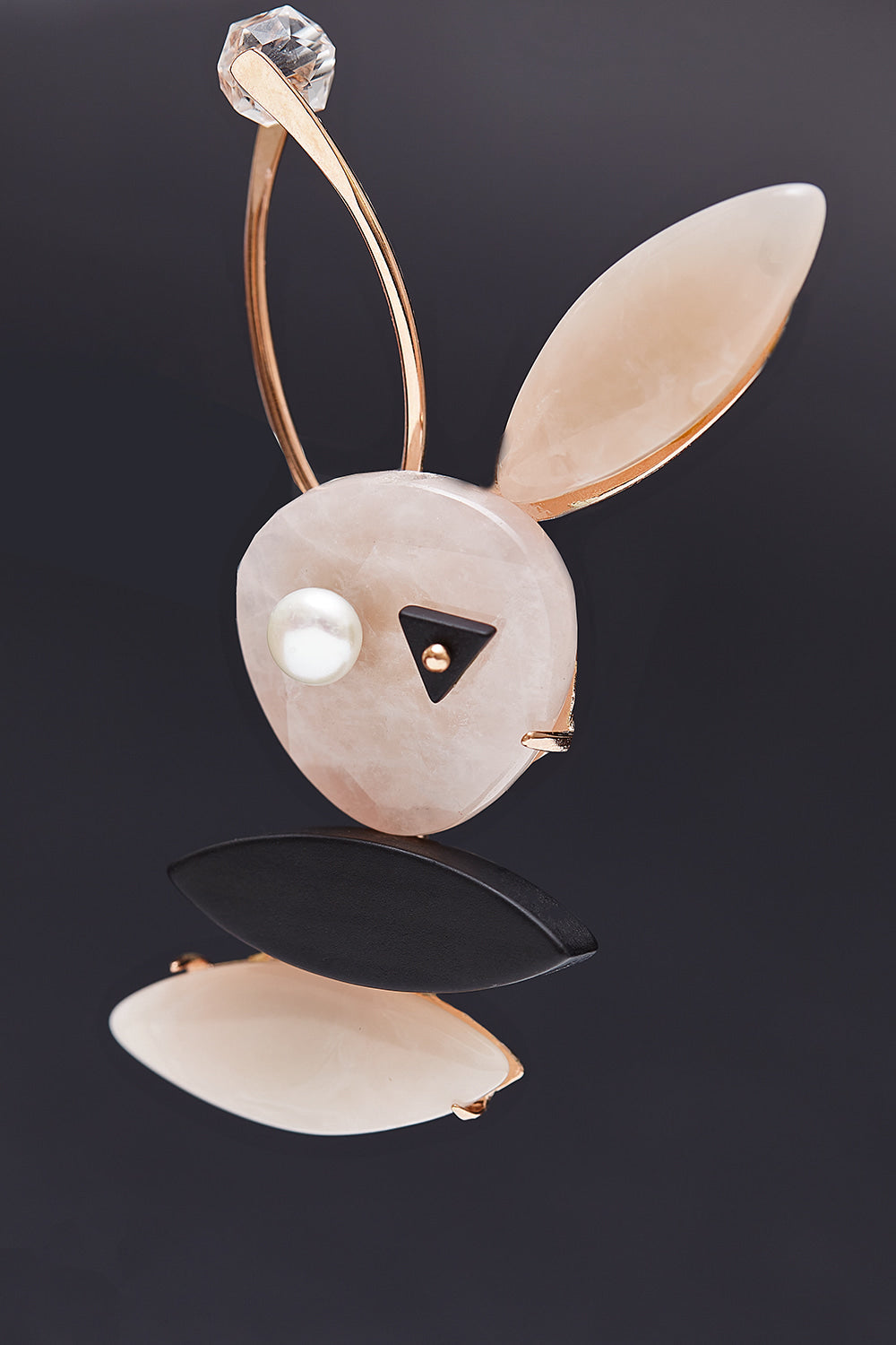 Rose quartz rabbit brooch - fasfas