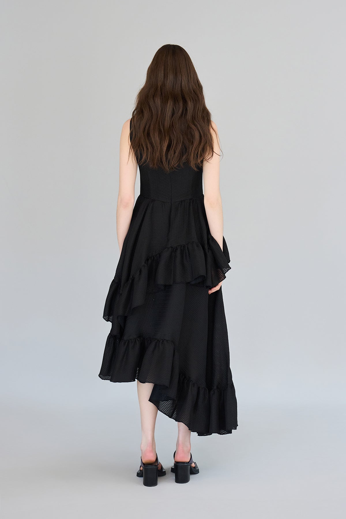Sleeveless asymmetric black silk dress - fasfas
