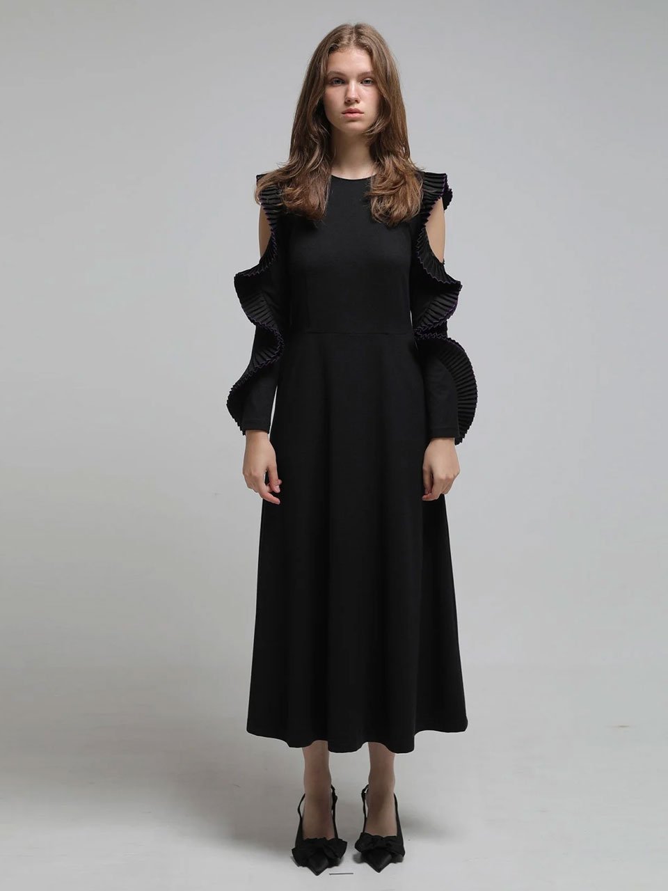 Slim fit cut-out shoulder a-line knit one-piece - fasfas