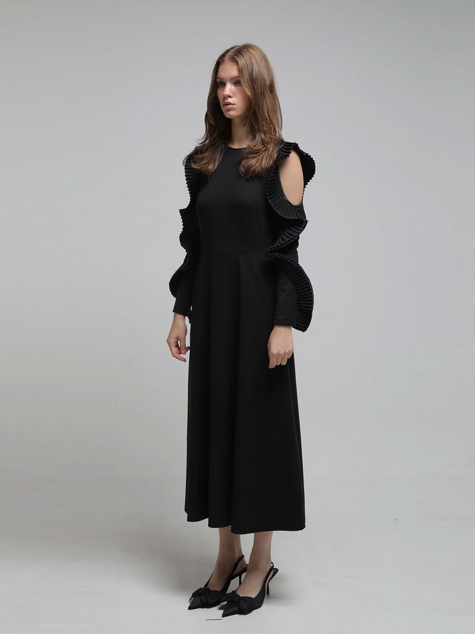 Slim fit cut-out shoulder a-line knit one-piece - fasfas