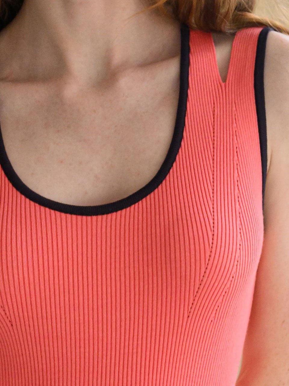 Stretch-knit asymmetric dress coral - fasfas