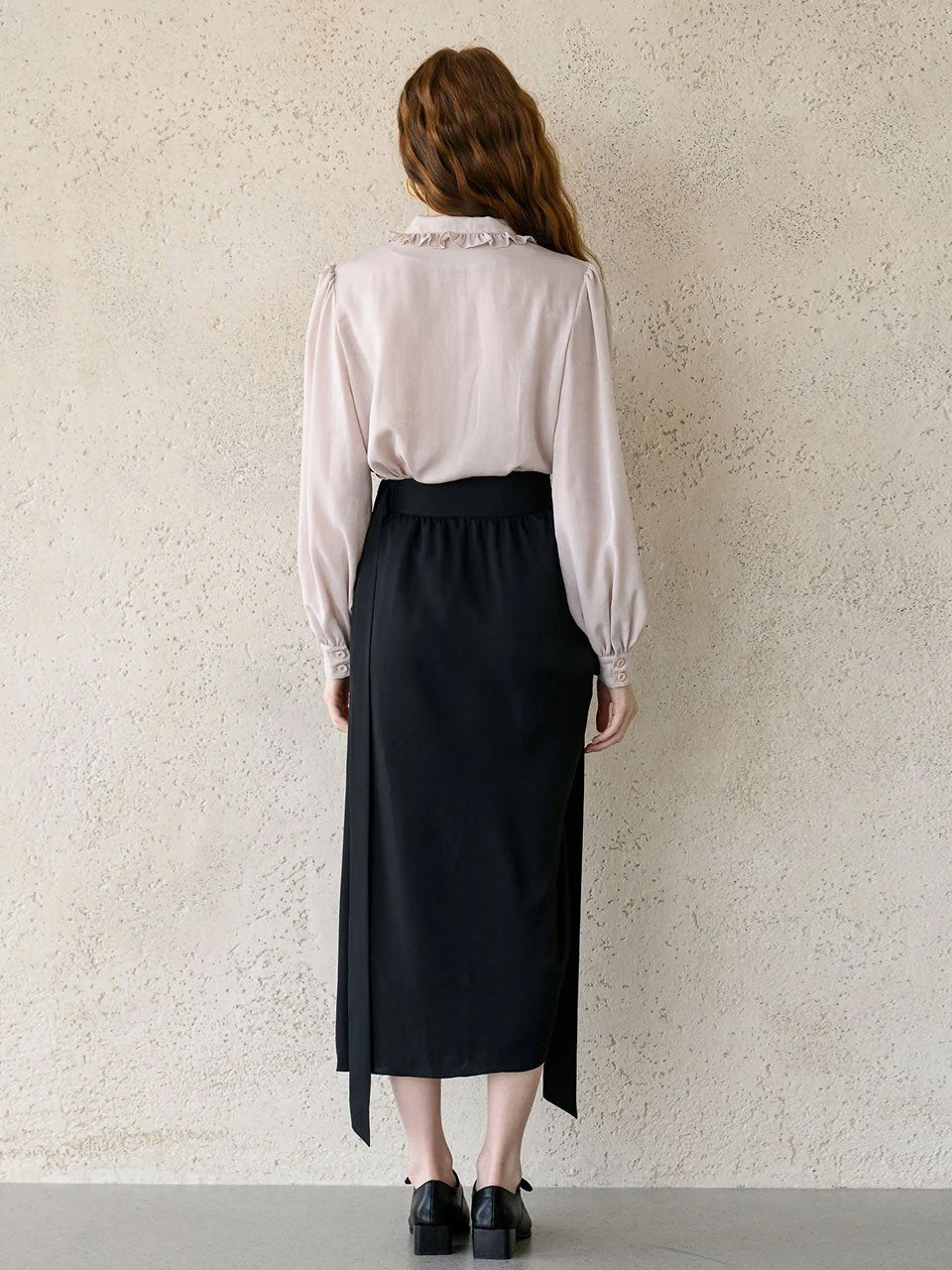 V-neck frill ribbon blouse - fasfas