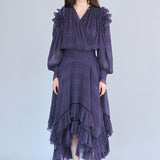 Robe longue à plis asymétriques style drapé gris foncé