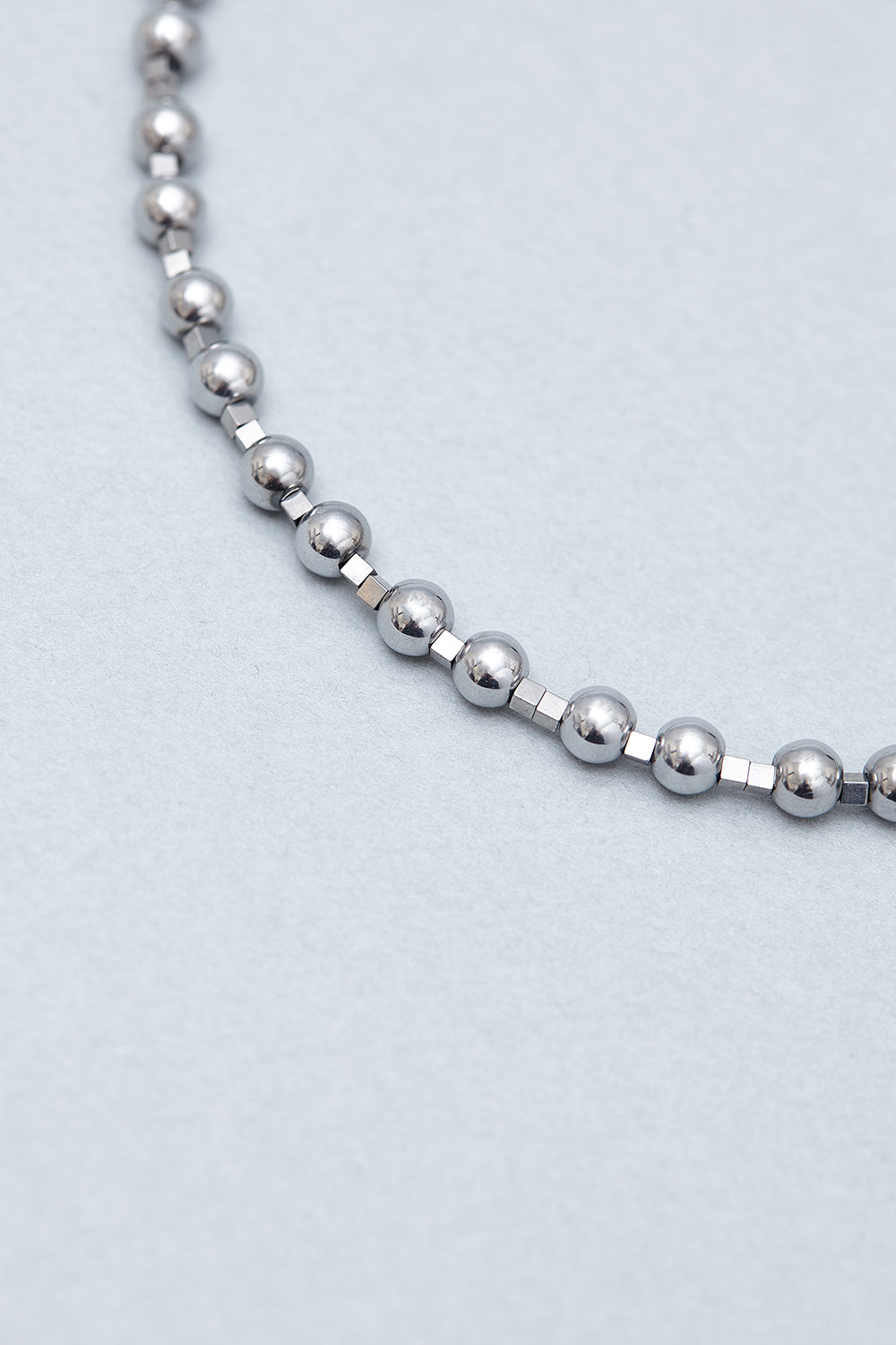 Somewhere between grey and hematite (6mm) [unisex] - fasfas