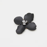 Fleur brooch black - fasfas