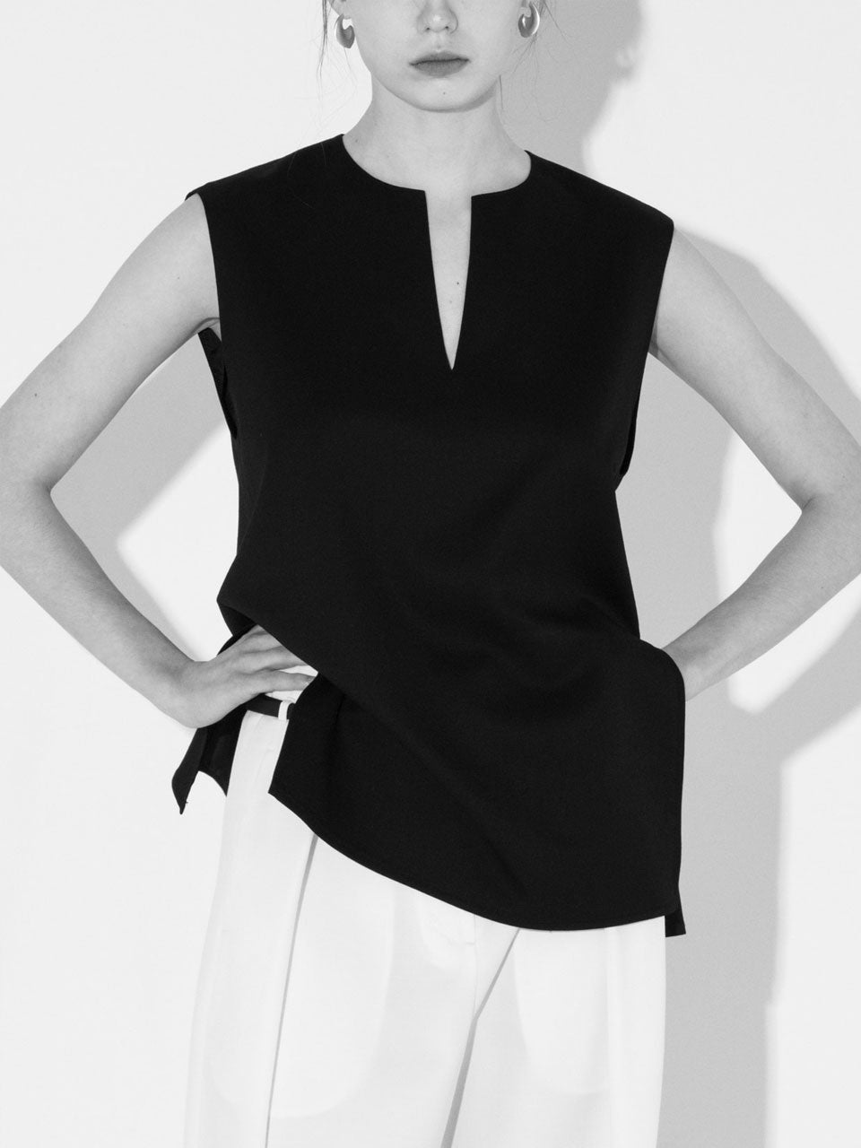 Eva deep v-neck top black - fasfas