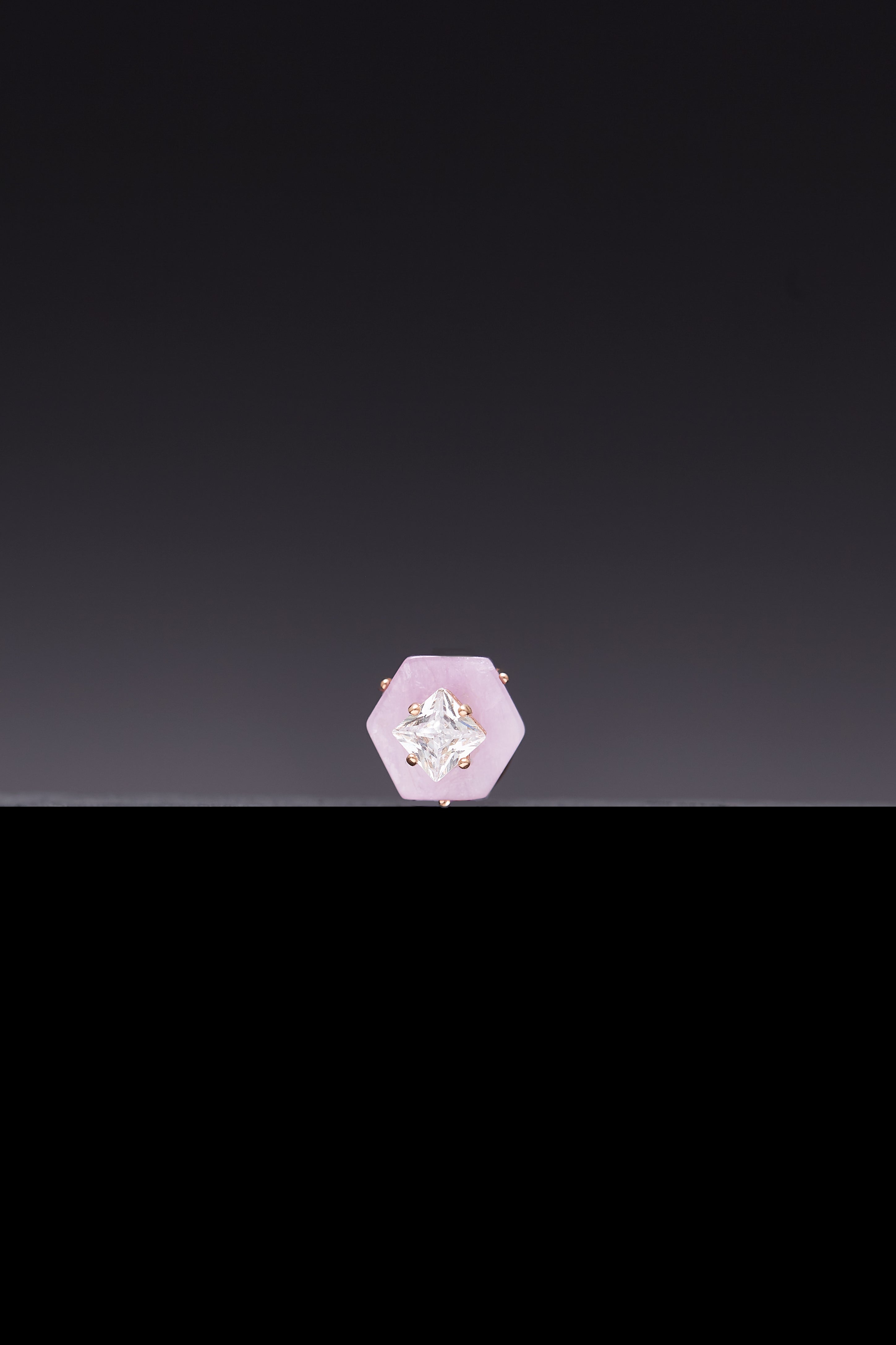 Kunzite core poise earrings(clip-on earrings) - fasfas