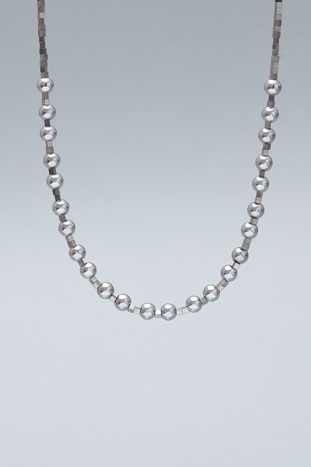Somewhere between grey and hematite (6mm) [unisex] - fasfas