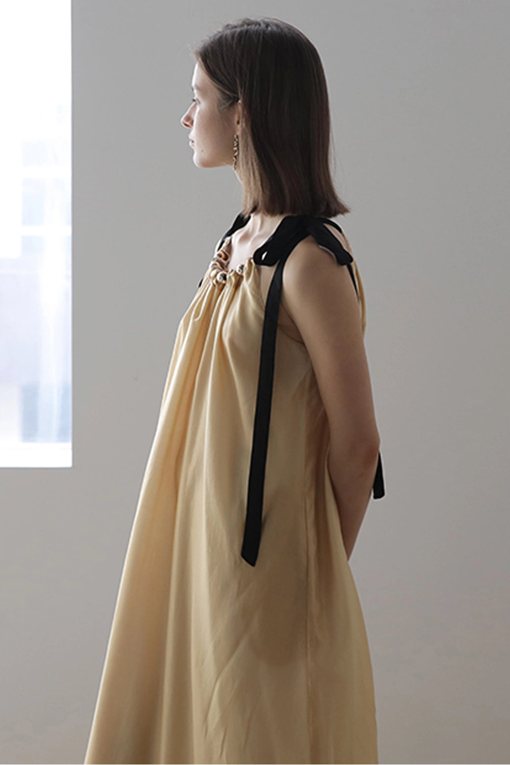 Black ribbon loose fit shirring maxi dress - fasfas