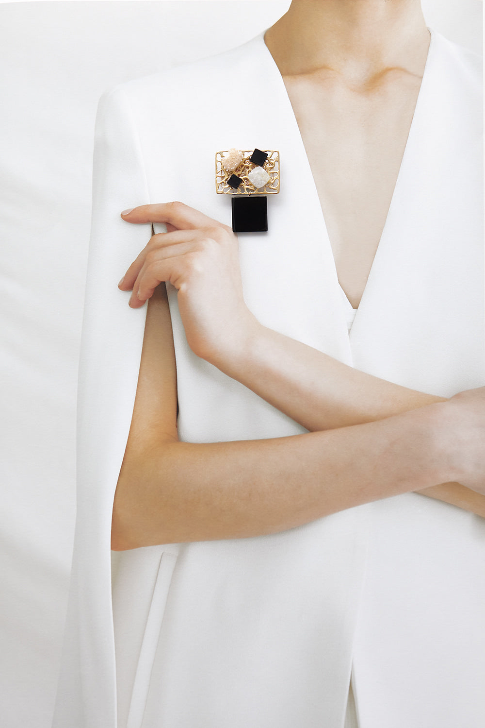 Druzy agate modernity brooch beige - fasfas