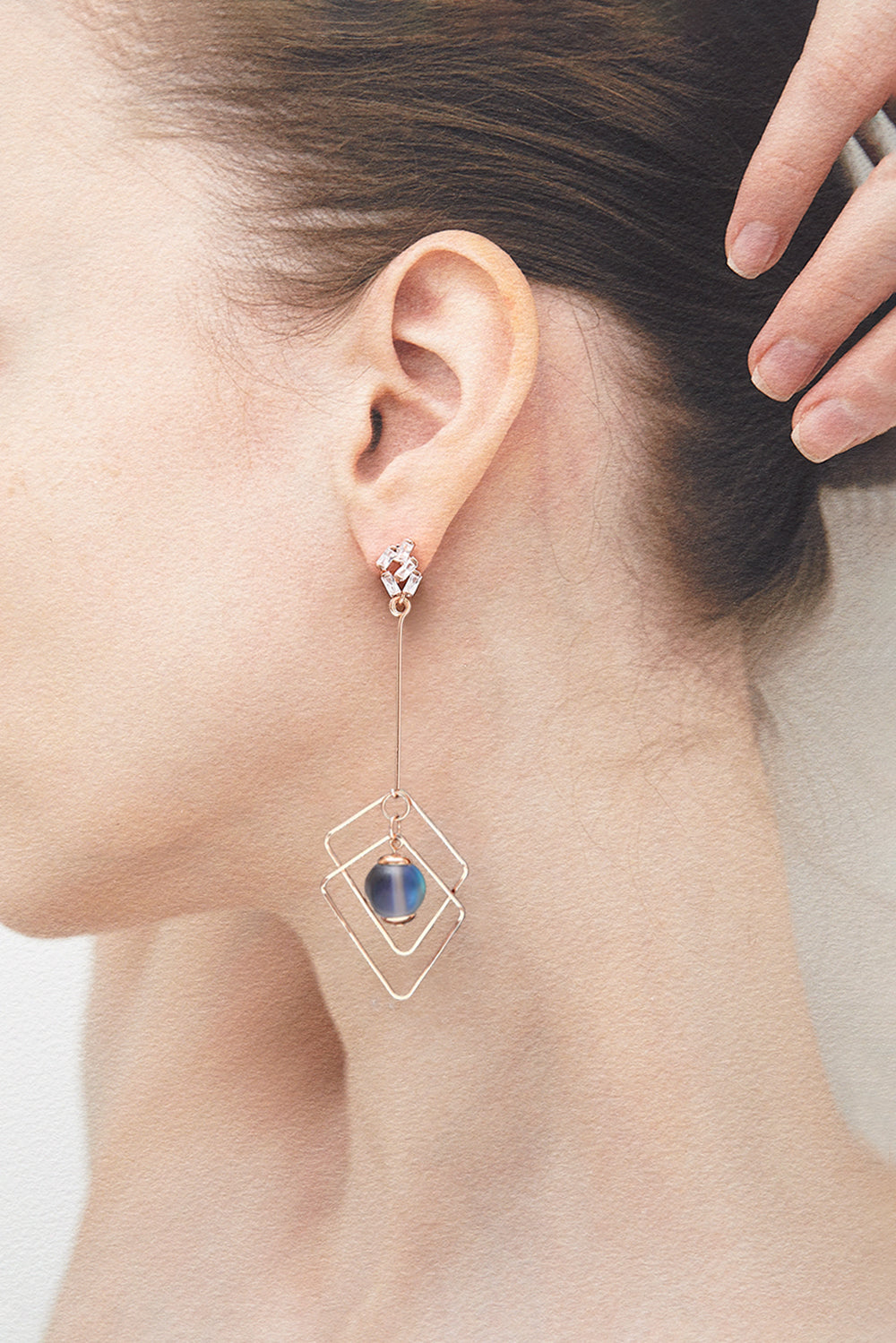 Moonstone honey comb earrings(clip-on earrings) - fasfas