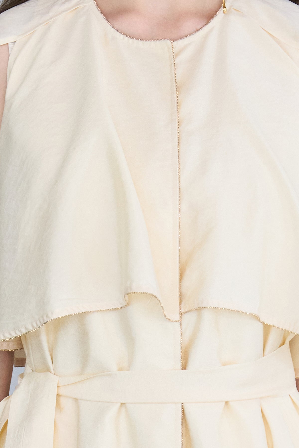 Cutout cape sleeve asymmetric silk trench coat vanila - fasfas