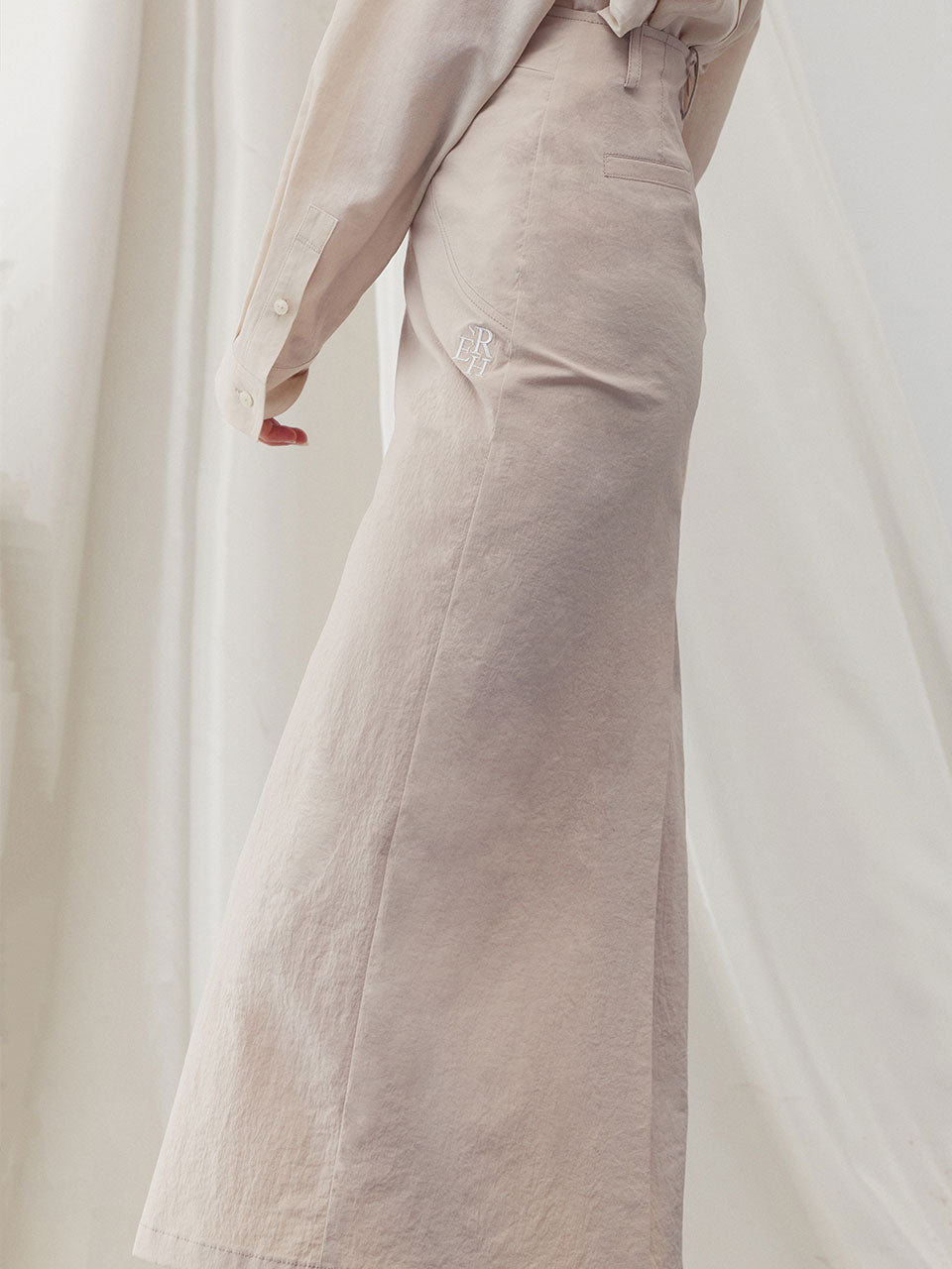 Logo embroidered detail midi skirt sand - fasfas