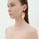 Flowing metal dramatique earrings - rosegold(clip-on earrings) - fasfas