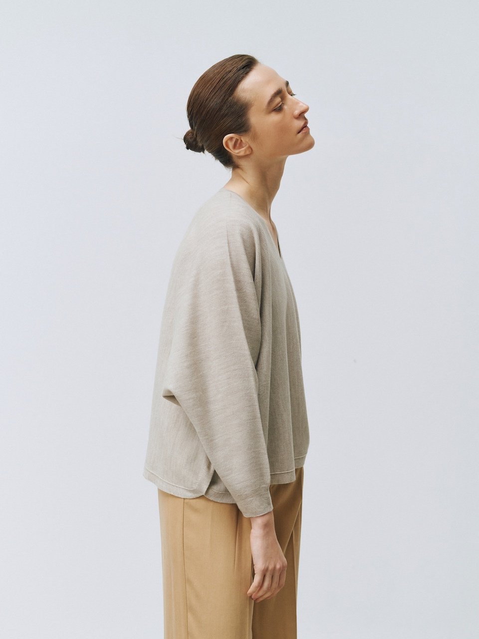 V-neck loose pullover beige - merino mercerized wool 100% – - fasfas