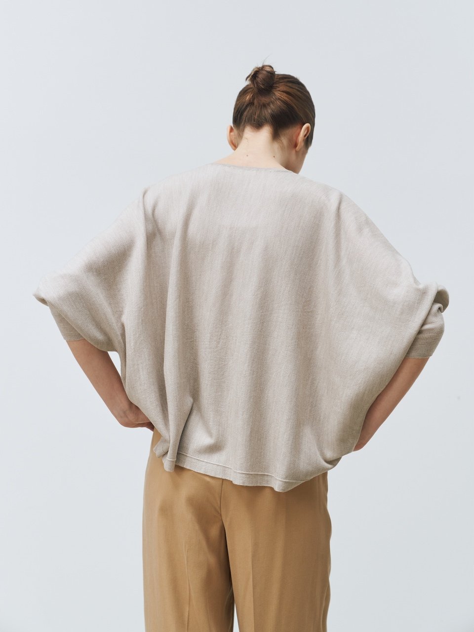 V-neck loose pullover beige - merino mercerized wool 100% – - fasfas